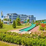In A Lakeside Park In With A Balcony Apartment Sellin (Rugen)