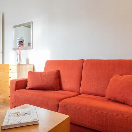 Apartment In A Lakeside Park In With A Balcony *