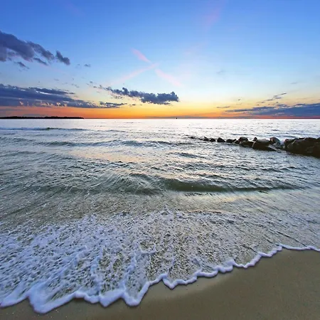 In A Lakeside Park In With A Balcony Apartment