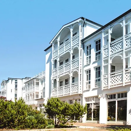 Apartamento In A Lakeside Park In With A Balcony *